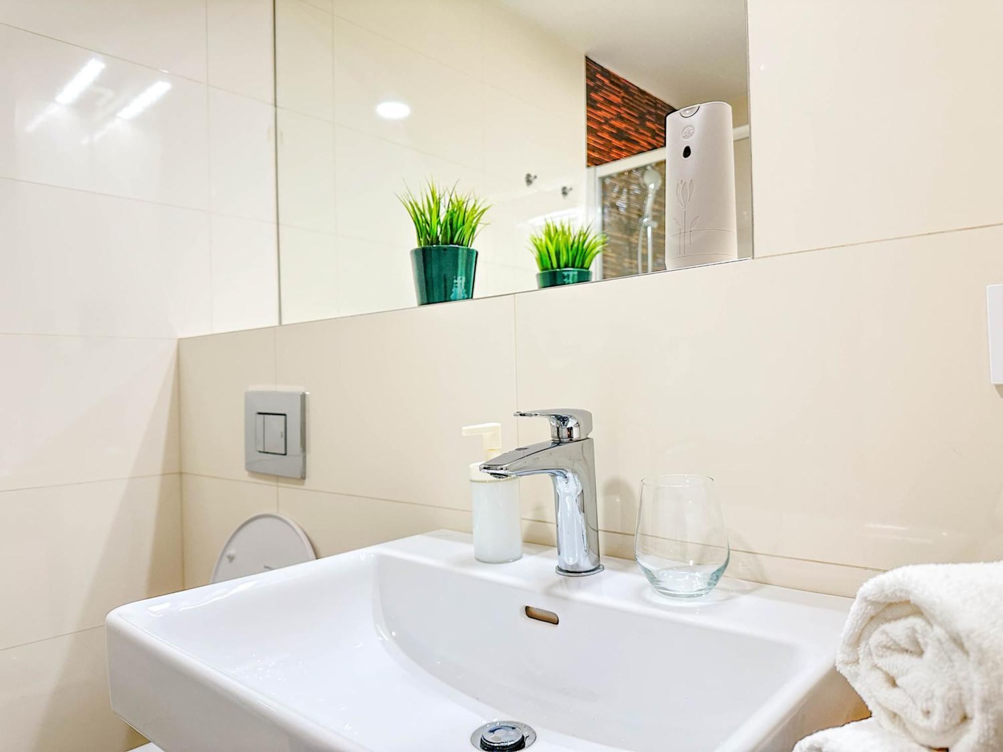Cozy In 1 Next To Florenc Station Apartment *